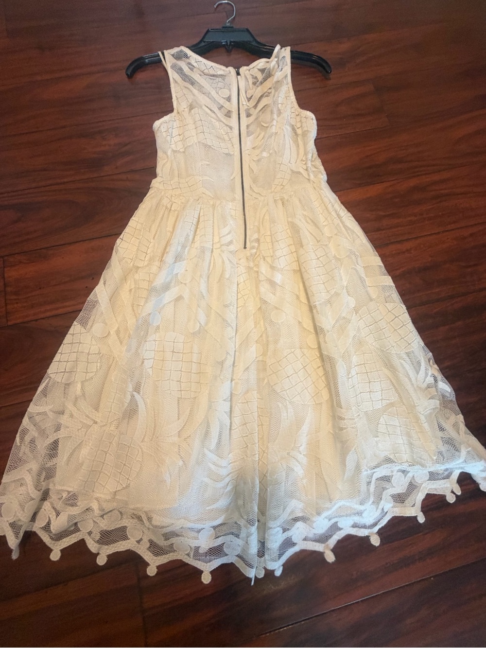 Maeve Cream Lace Midi Dress - Picture 8 of 9